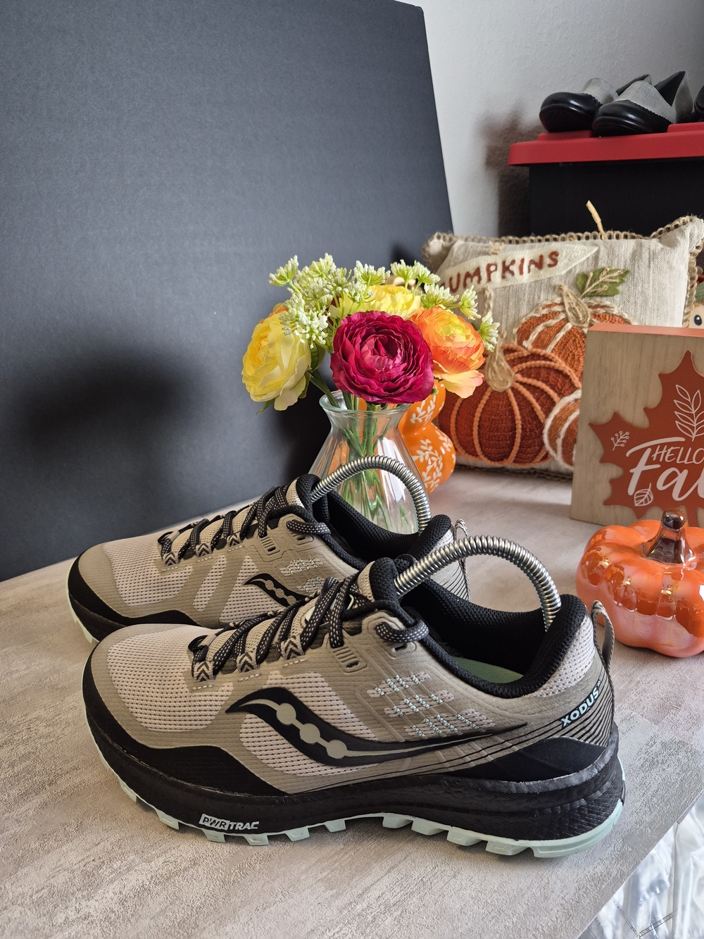 Saucony Womens, Beige and Black Trail Sneakers.Size 9